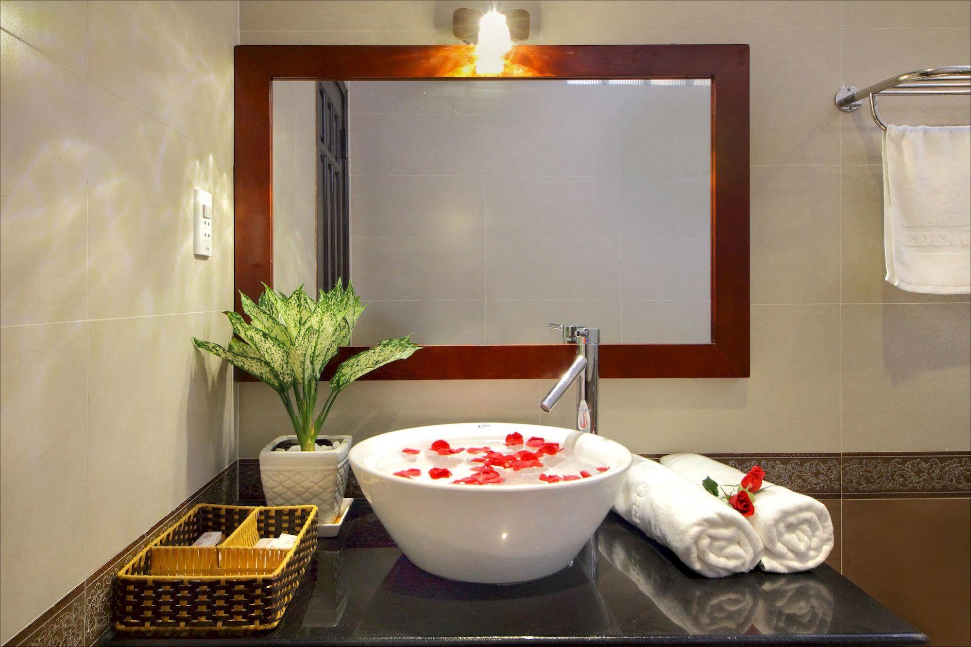 Eden Homestay Hoi An Exterior photo
